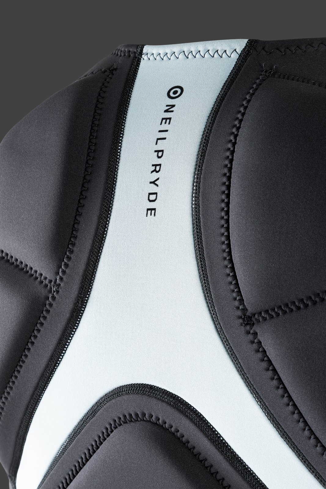 NeilPryde Combat Impact HS FZ 2026 beülő kompatibilis védőmellény hátoldali részlete