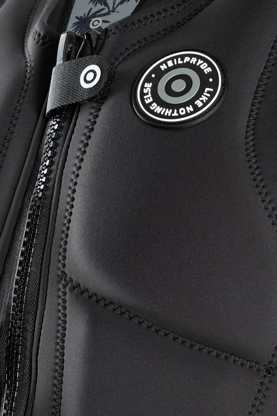 NeilPryde Storm Impact HS FZ 2026 elöl cipzáros ütésvédő mellény részlete