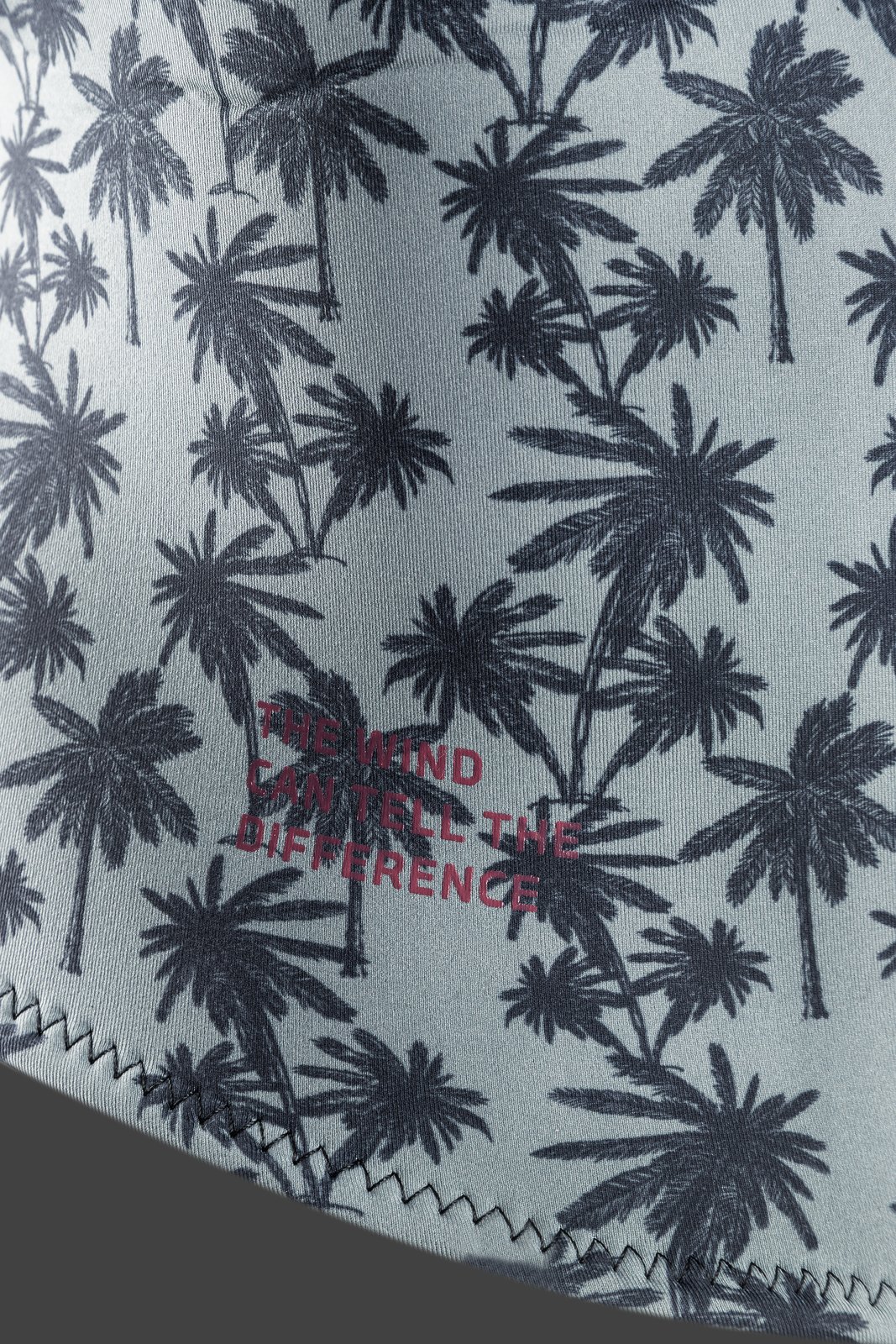 Storm Impact HS FZ 2026 pálmafa mintás védőmellény részlete