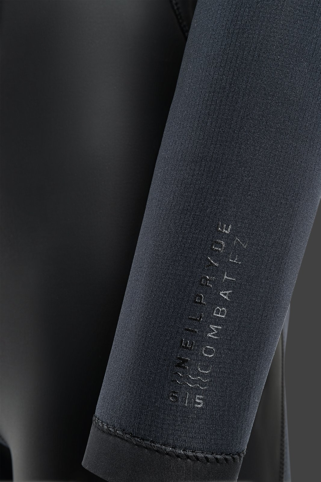 NeilPryde Combat 6/5 FZ téli neoprén ruha ujjának részlete G3 Armor Skin anyaggal