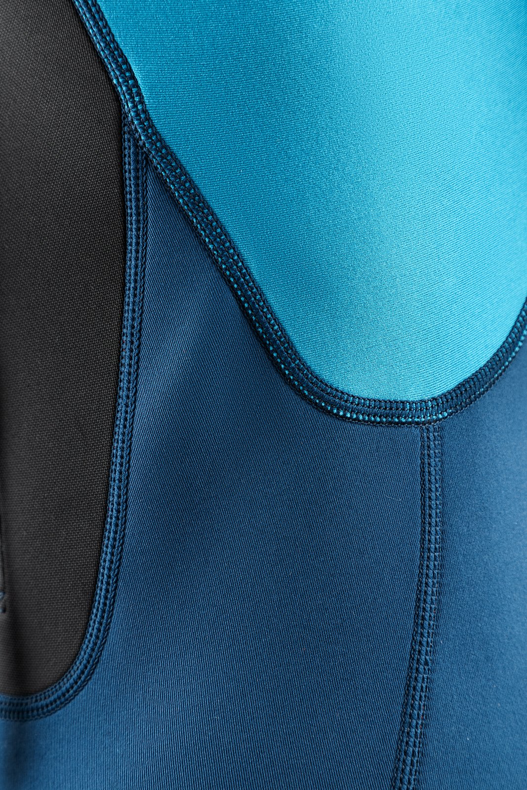 Dolphin Youth 3/2 GBS hátsózáras gyerek neoprén ruha anyaga és varrása