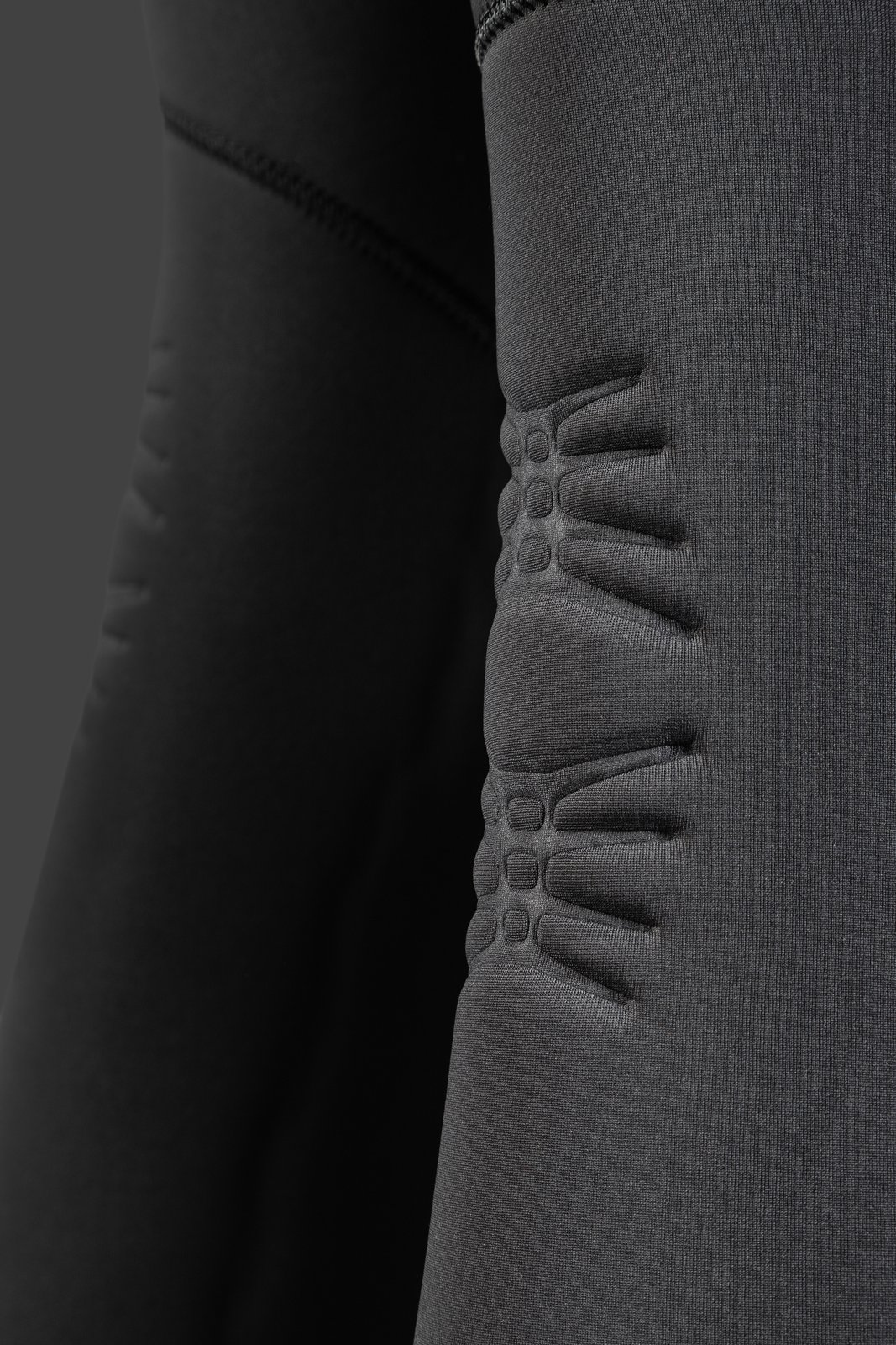 Mission 5/4 Fullsuit GBS 2026 neoprén ruha kopásálló térdvédő része részletfotó