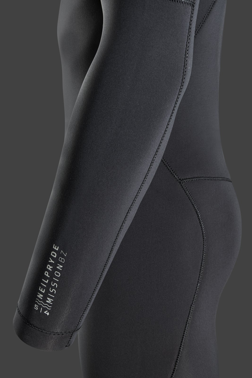 NeilPryde Mission 5/4 Fullsuit GBS BZ 2026 szörfruha részlete, rugalmas Yamamoto neoprén anyagból készült varratokkal