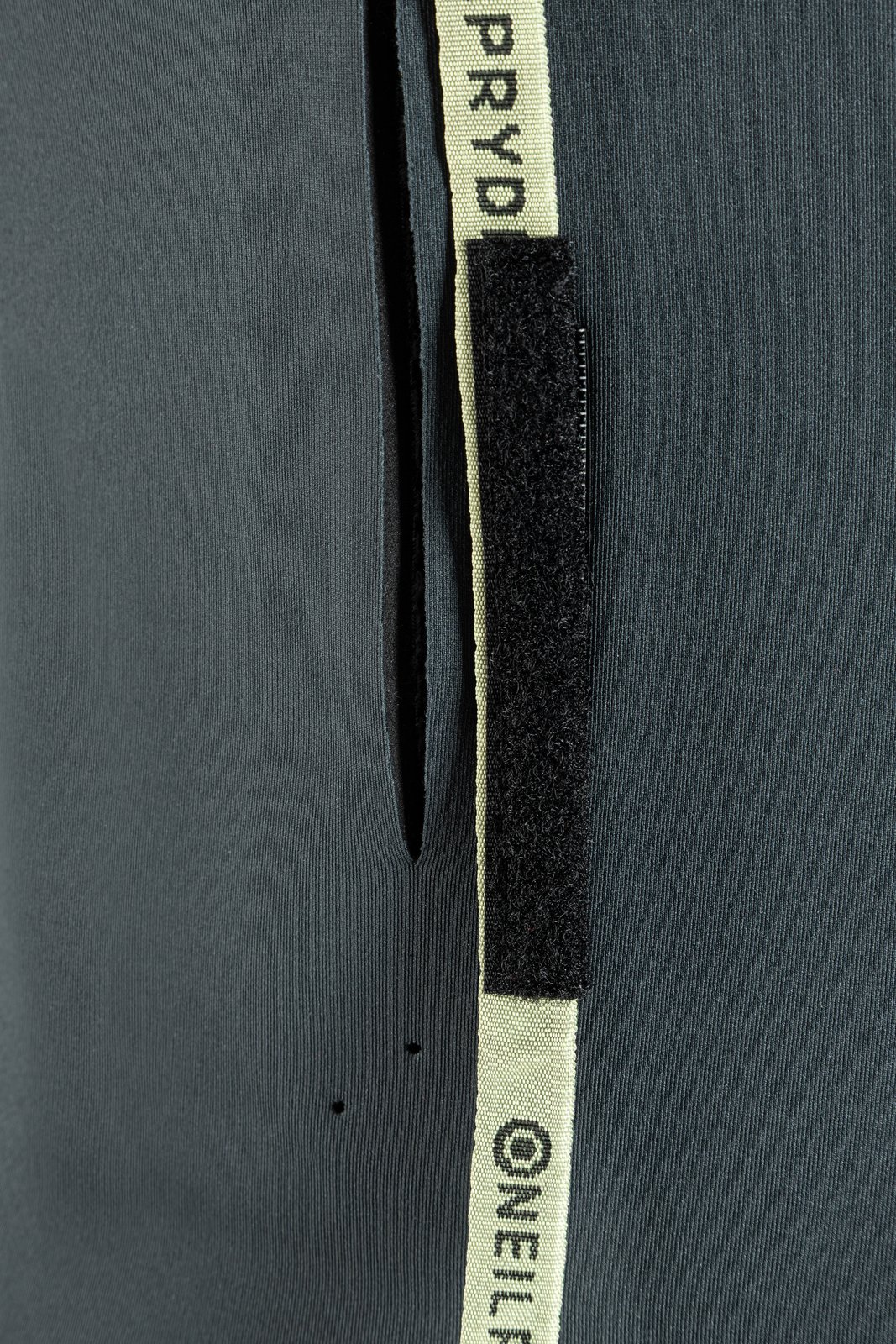 Mission Eco 5/4 FS GBS BZ 2026 szörfruha hátoldali cipzáras E3 Entry megoldása