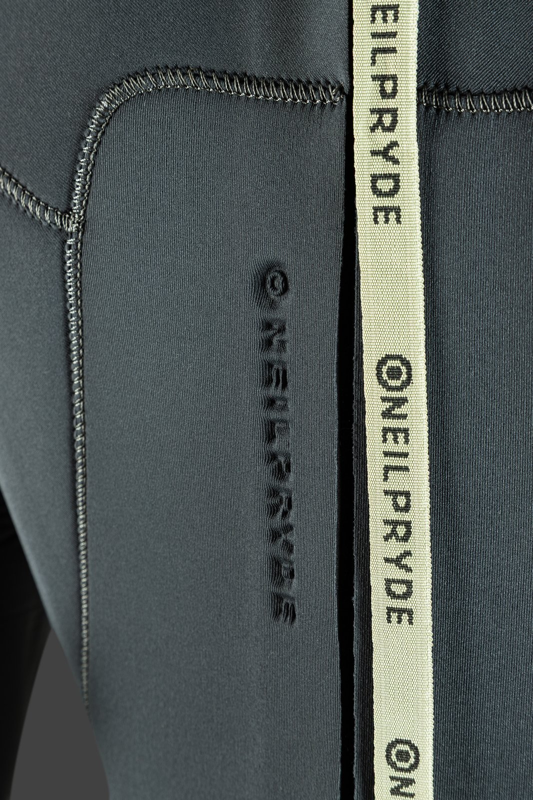 NeilPryde Mission Eco 5/4 GBS szörfruha részlet, Terraprene anyag és GBS varrás