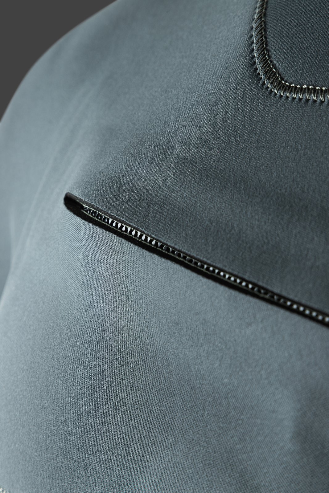 Mission Eco 5/4 FS GBS FZ 2026 neoprén szörfruha front zip technológiai részlete