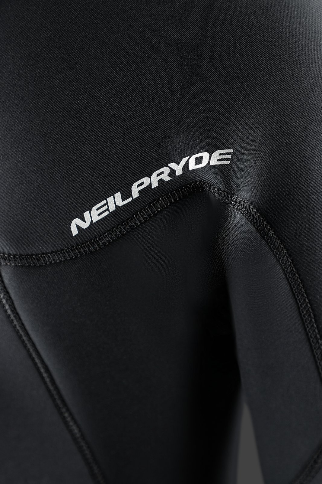 NeilPryde Rental GBS 5/4 BZ 2026 hosszú neoprén ruha részlete