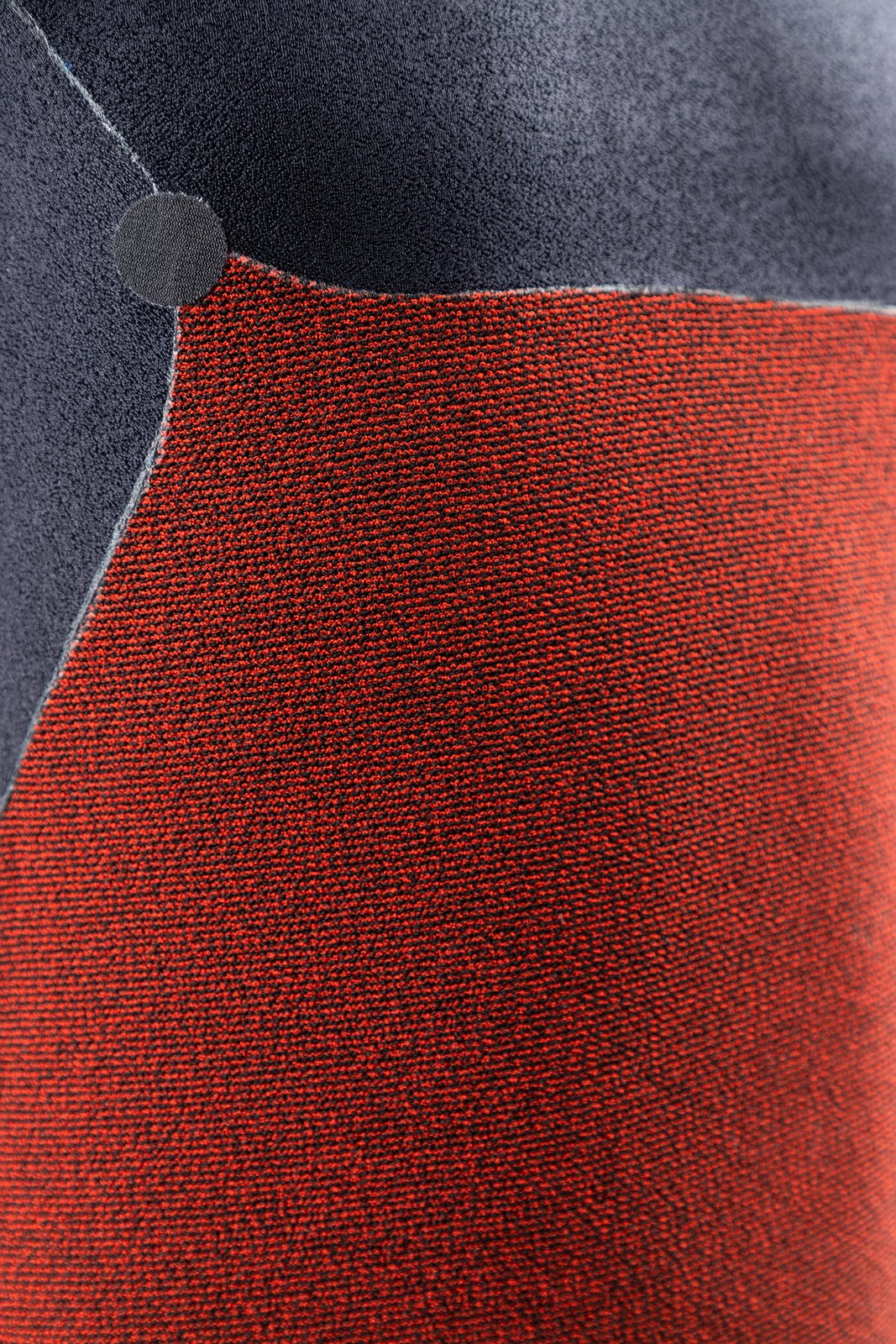 Rental Youth 5/4 2026 gyermek neoprén ruha anyagának és varrásának közeli részlete