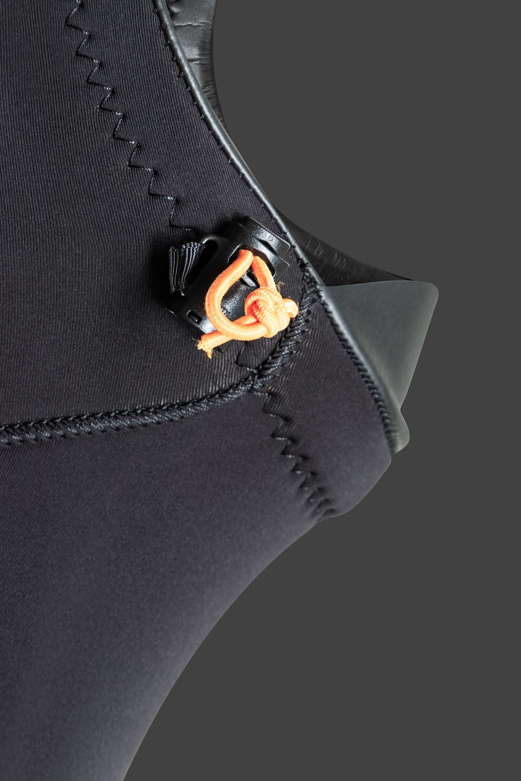 NeilPryde Rise 5/4 Hooded GBS neopren ruha kapucniösszehúzó részlet