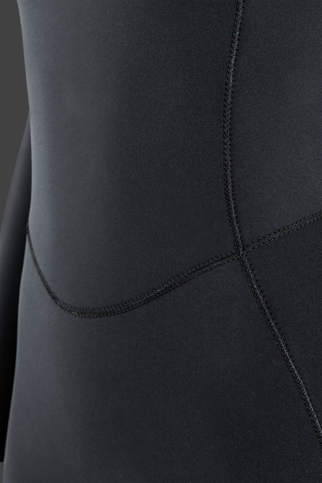 NeilPryde Spark 5/4 BZ 2025 női szörfruha varrásának közeli részlete