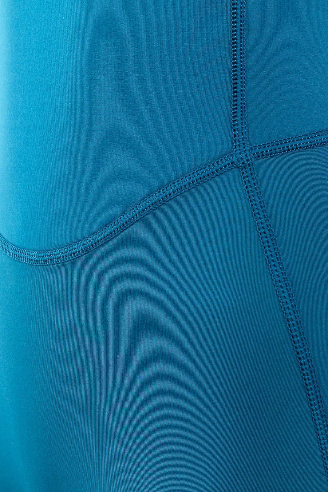 NeilPryde Spark 3/2 BZ 2025 női szörfruha kék színű, rugalmas dupla rétegű neoprén anyaga és lapos varrása közelről