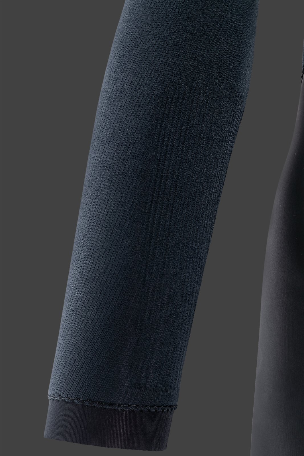 Storm 5/4 BZ 2026 női neoprén ruha G3 Armor Skin technológiával készült bordázott felület karnyílása