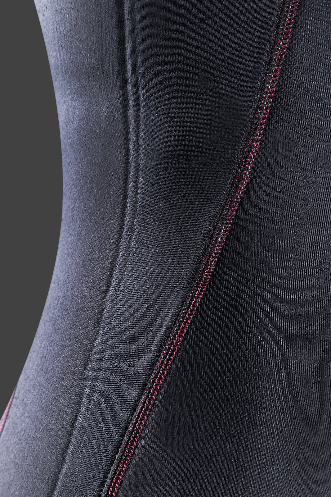 Vamp 2/2 Bikini Cut L/S FZ 2026 női neoprén ruha anyagának és varrásának részlete