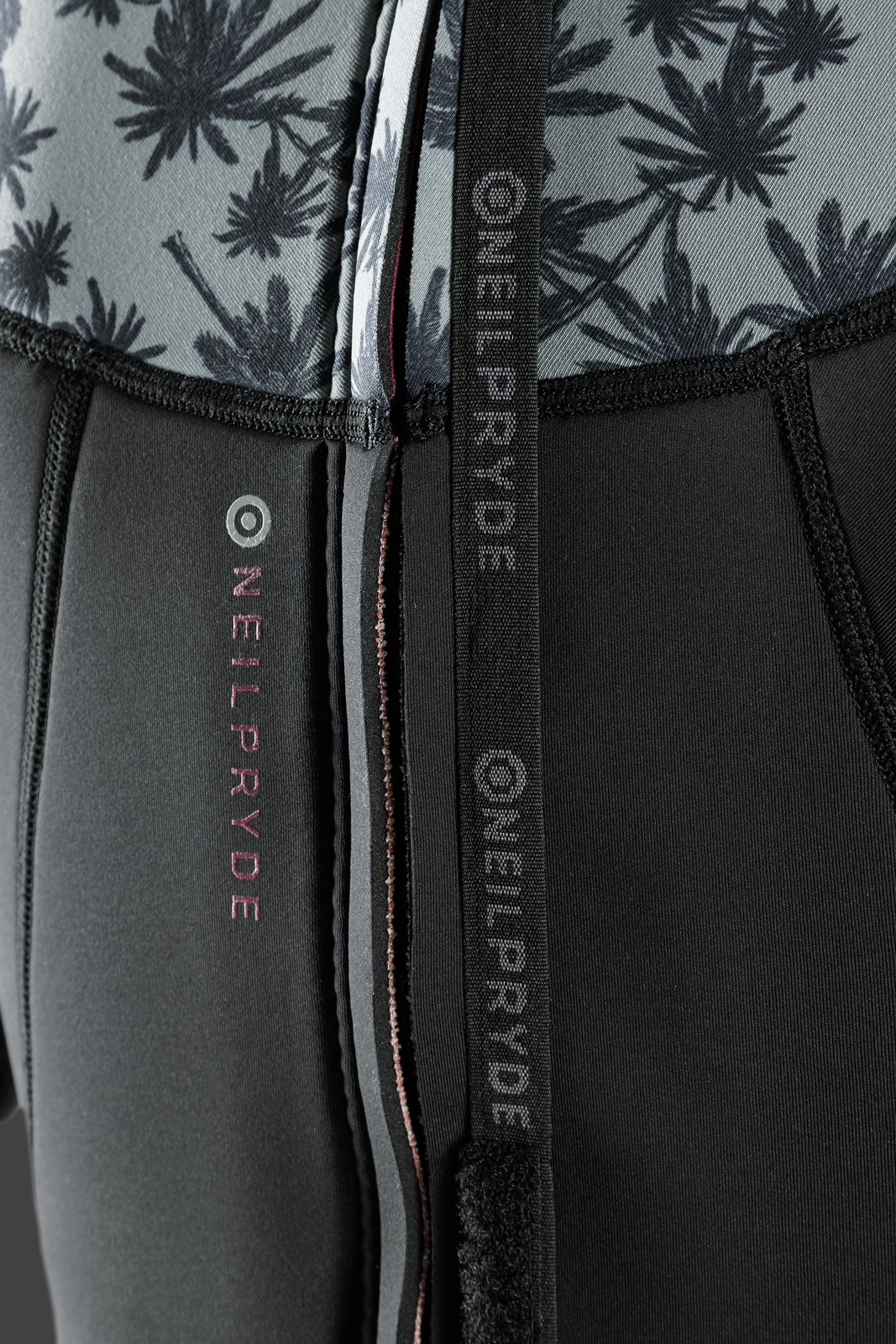 NeilPryde Vamp 3/2 Steamer hátizippzáros női neoprén ruha részletgazdag kidolgozással és pálmaleveles mintás felsőpanellel