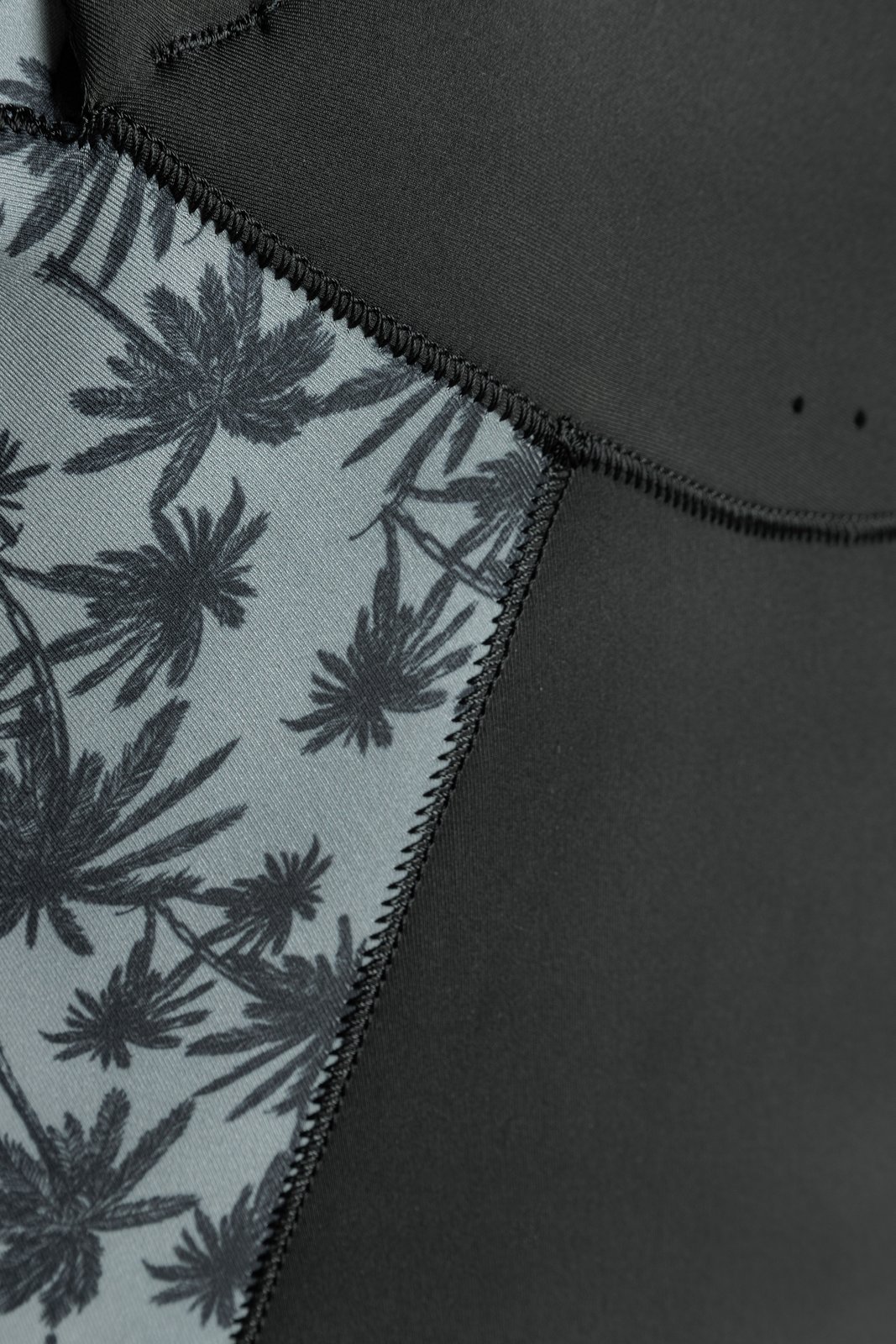 Vamp 5/4 Fullsuit GBS 2026 neoprén ruha mintás betét és GBS varrás részlete