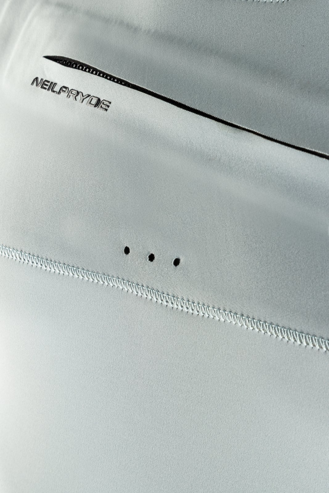 NeilPryde Wizard 2/2 Shorty 2026 wetsuit anyagának és varrásának részlete