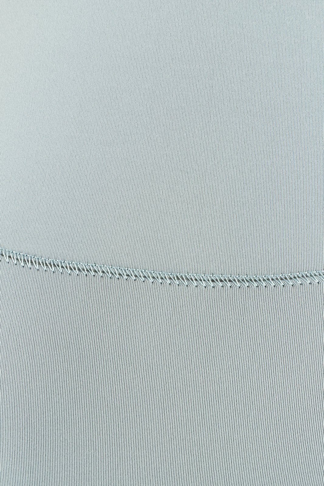 Wizard 2/2 Shorty 2026 neopren ruha varratának közeli részlete