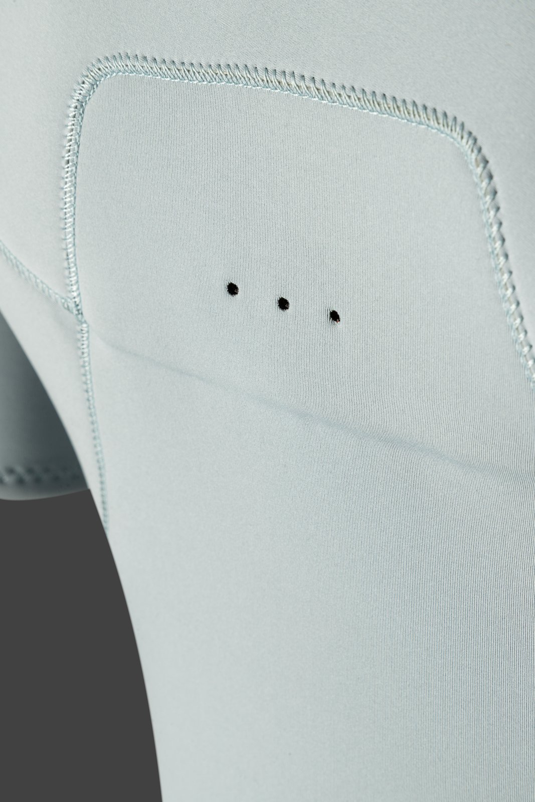 Wizard 2/2 Shorty 2026 szörfös neoprén ruha vízelvezető nyílásokkal