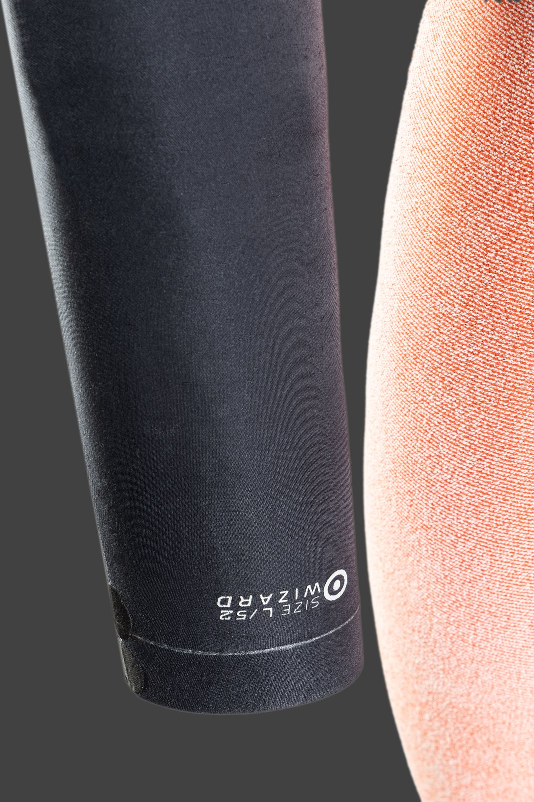 Wizard Prism 3/2 Shorty L/S 2026 neoprén ruha ujjrészének és anyaghasználatának közeli részlete