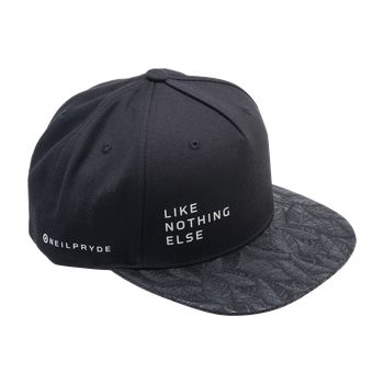 Neilpryde flat cap fekete színben, virágmintás silddel és fehér logófelirattal