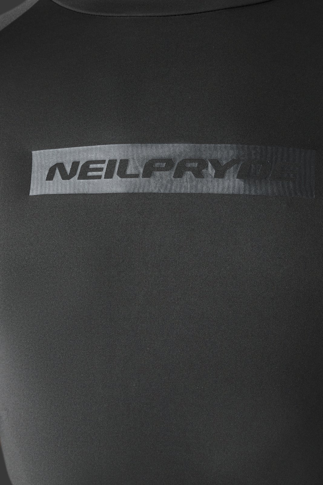 NeilPryde Rise hosszú ujjú UV-szűrős férfi rashguard fekete színben