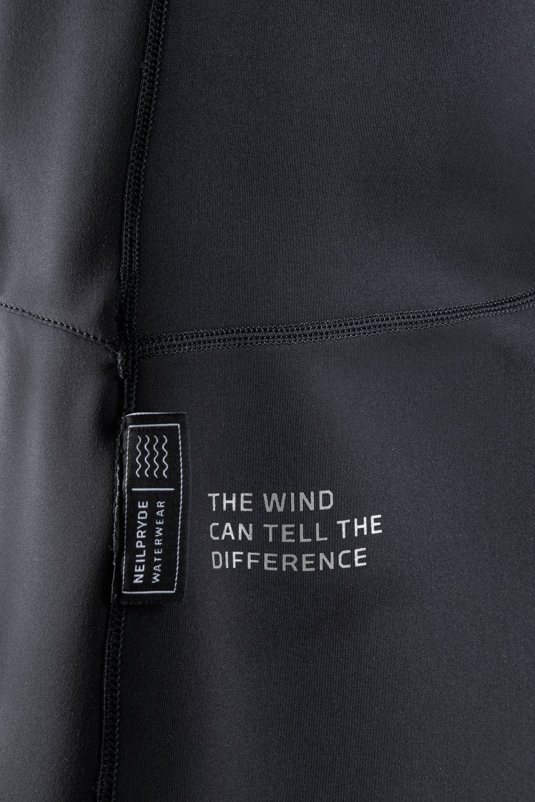 NeilPryde Stormchaser Jacket 2026 neoprén dzseki részlet és branding