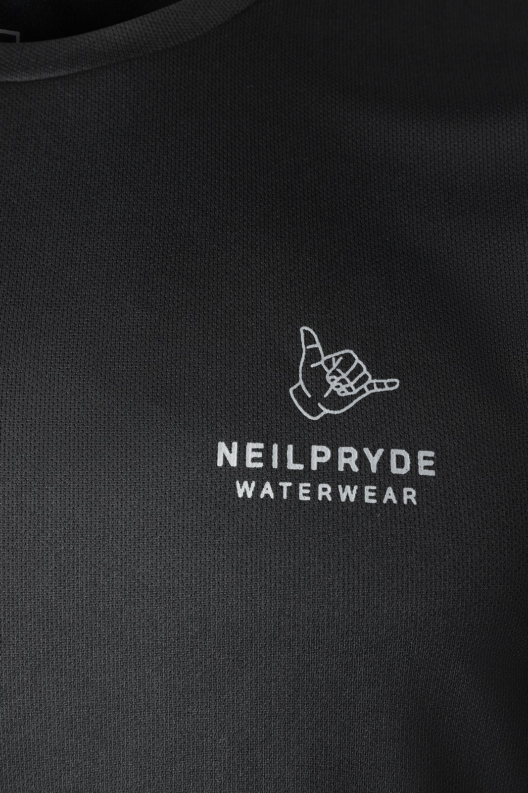 NeilPryde Water Tee S/S 2026 rövid ujjú technikai póló Aqua silk anyagból, shaka logóval és 50-es UV védelemmel