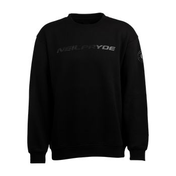 Fekete Neil Pryde pulóver nagy márkajelzéssel a mellkason, kényelmes viselet vízi sportokhoz