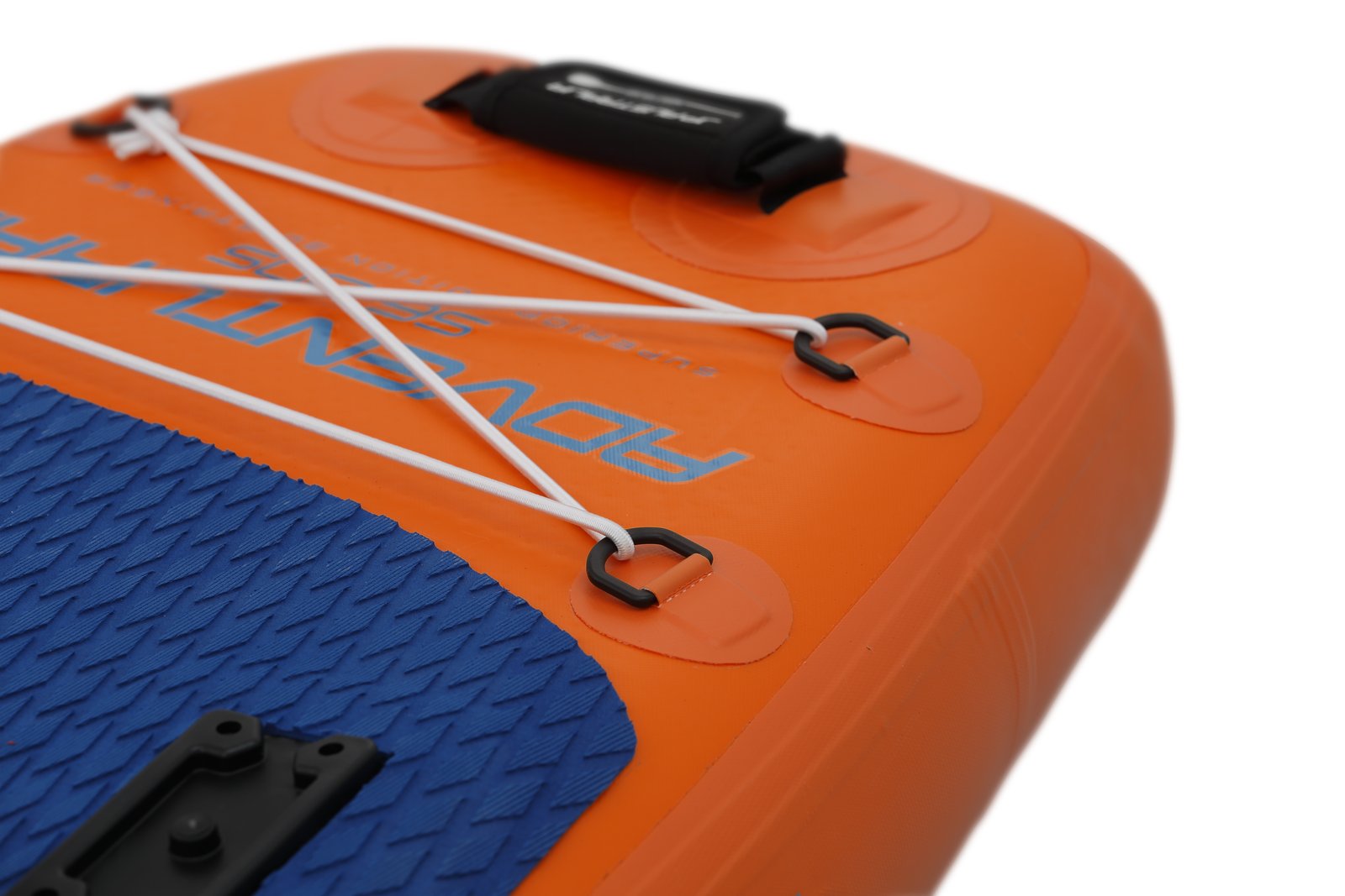 AdventurAir SE 3DS 2025 felfújható SUP deszka részlete Scotty rögzítési pontokkal, csomagrögzítő gumikötéllel és hordozófogantyúval