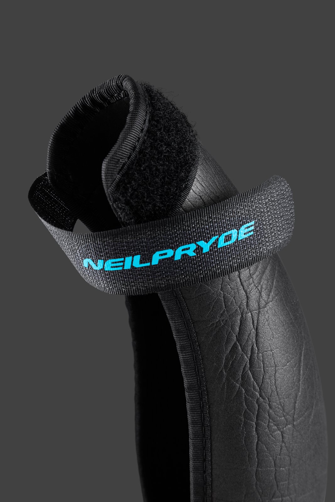 NeilPryde Boom Protector 2026 szörfbaum védő neoprén borítással és tépőzáras rögzítéssel