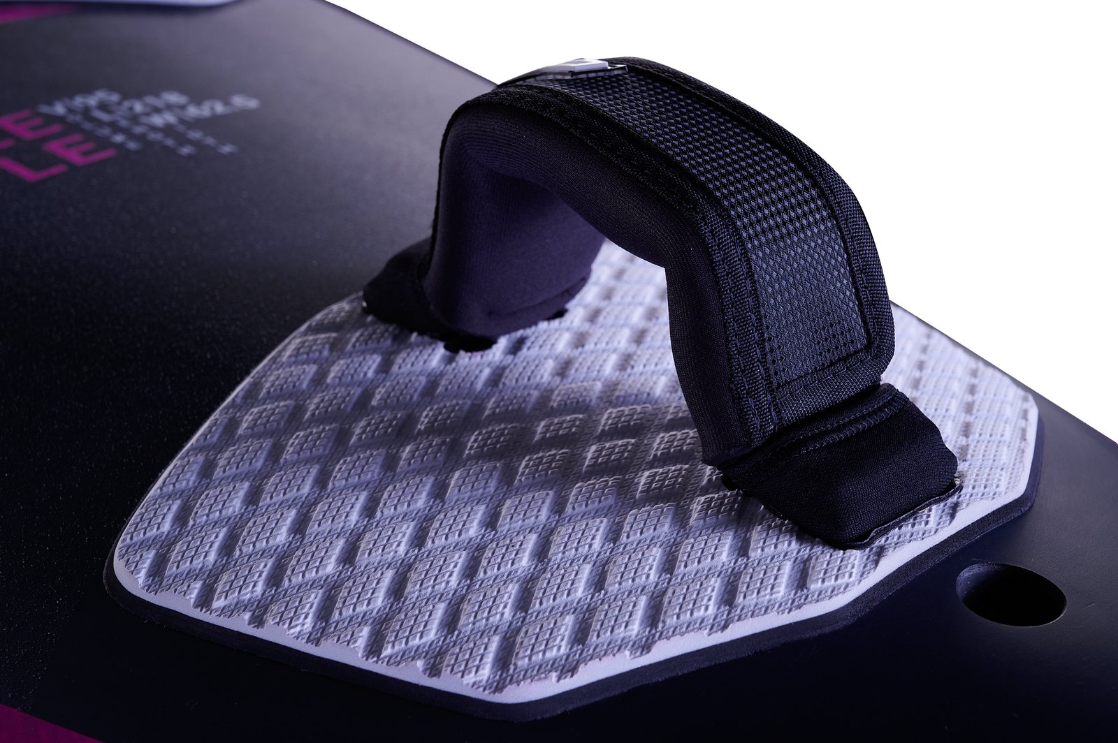 JP Freestyle 2026 windsurf deszka részlet lábszíjjal és csúszásgátló deck paddal