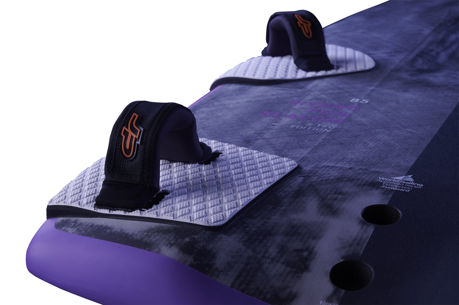 JP HydroFoil Slalom 2025 windsurf deszka részletgazdag S-TEC karbon szerkezettel és lábujjpántokkal