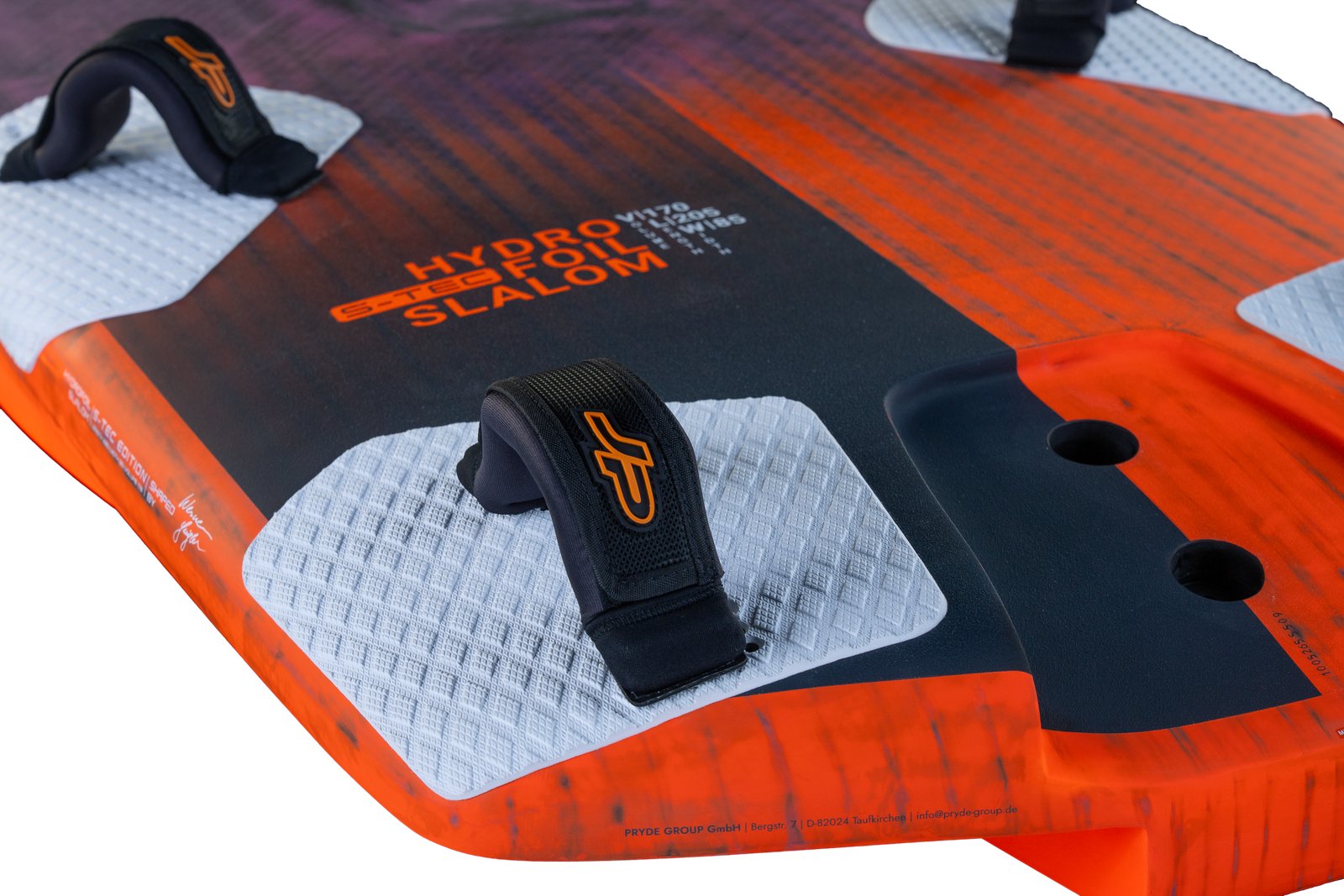 HydroFoil Slalom 2026 versenydeszka hátsó része lábtartókkal és kivágott farral