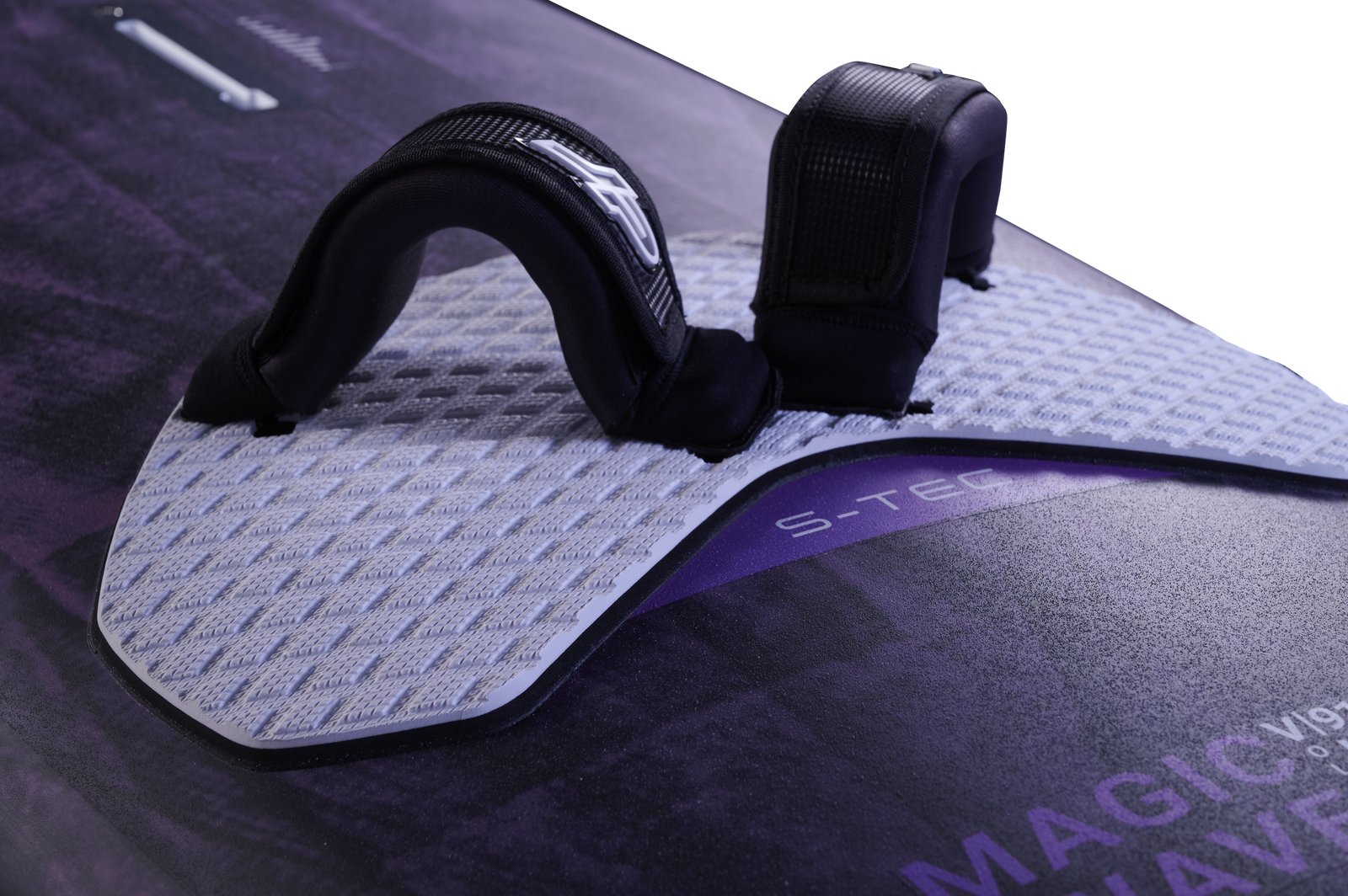 JP Magic Wave 2026 S-TEC windsurf deszka hátsó része lábpántokkal és csúszásgátló paddal