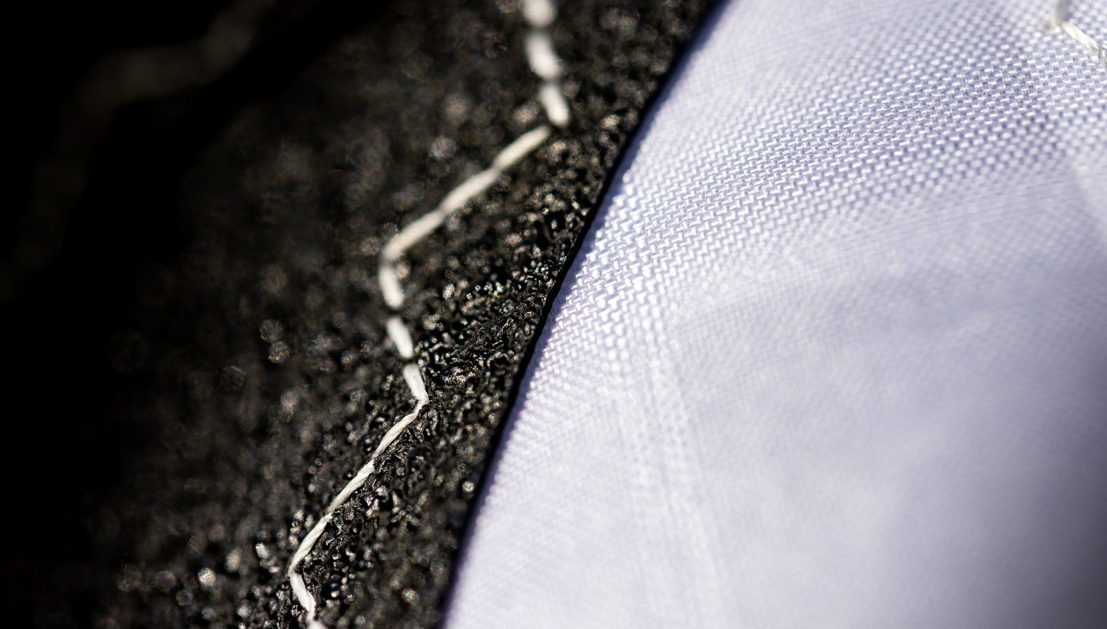 Cabrinha Mantis APEX 2026 wing foil szárny részlete az Aluula Gold anyag varratával és megerősített szerkezetével