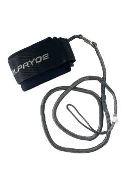 NeilPryde márkájú fekete wing leash csuklópánttal és rugalmas biztonsági kötéllel